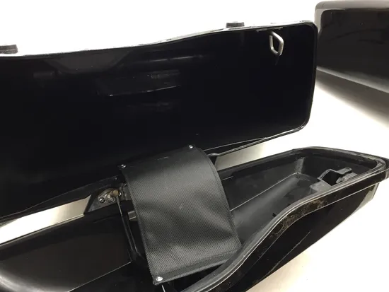 Saddlebags 1995 Harley-Davidson Electra Glide FLHT 3240