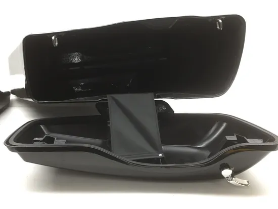 Saddlebags 1995 Harley-Davidson Electra Glide FLHT 3240