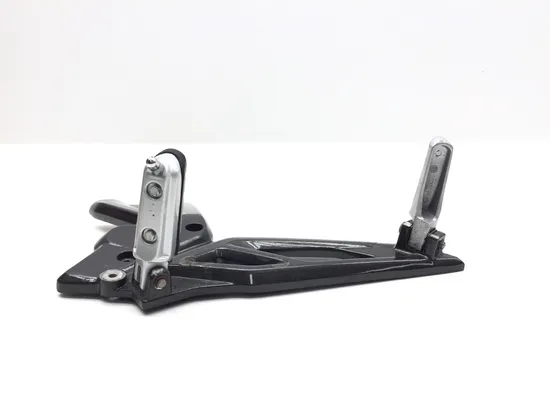 Left Foot Peg 2022 BMW G310R 3238 x 4