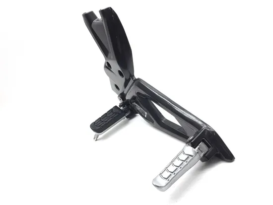 Left Foot Peg 2022 BMW G310R 3238 x 2