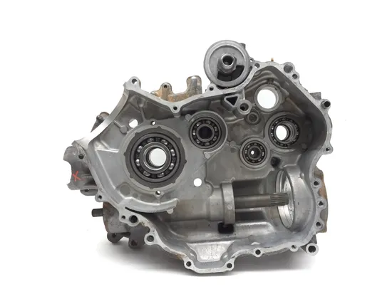 Engine Left Right Center Cases Case 2005 Yamaha Grizzly 660 YFM660FA 4x4 3243 x