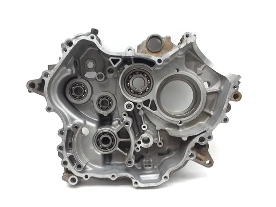 Engine Left Right Center Cases Case 2005 Yamaha Grizzly 660 YFM660FA 4x4 3243 x