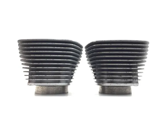 Front Rear Cylinder Jugs w Pistons 2006 Harley-Davidson Electra Glide FLHT 3246