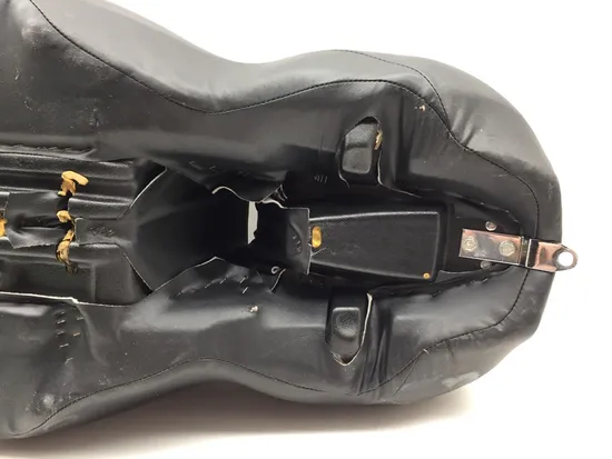 Seat 2006 Harley-Davidson Electra Glide FLHT 3246 8