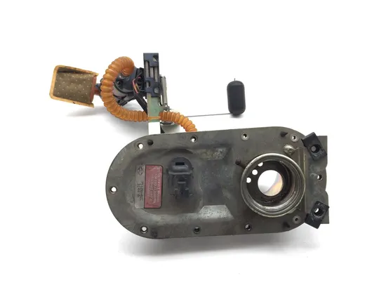 Gas Fuel Tank Pump 2005 Harley Electra Glide Ultra Classic EFI FLHTCUI 3233 x