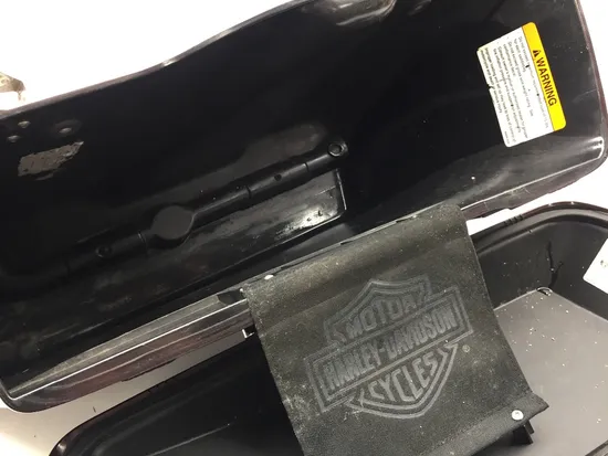 Saddlebags 2005 Harley-Davidson Electra Glide Ultra Classic EFI FLHTCUI 3233 x