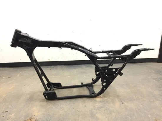 Main Frame Chassis 2005 Harley Electra Glide Ultra Classic EFI FLHTCUI 3233 x