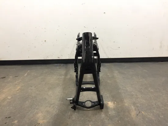 Main Frame Chassis 2005 Harley Electra Glide Ultra Classic EFI FLHTCUI 3233 x