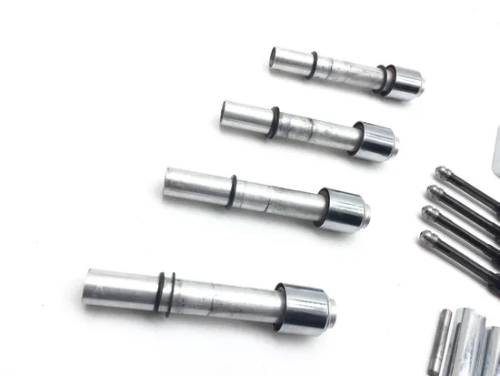 Push Rods Tubes and Lifters 2005 Harley Electra Glide Classic EFI FLHTCI 3244 x 2