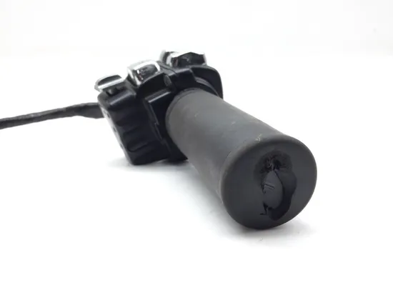 Right Control Switch 2011 Harley-Davidson Road King Classic FLHRC 3226 x 4