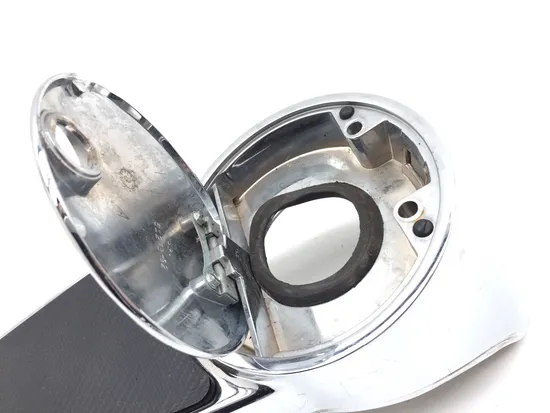 Chrome Gas Tank Cover 2005 Harley Electra Glide Ultra Classic EFI FLHTCUI 3260 x