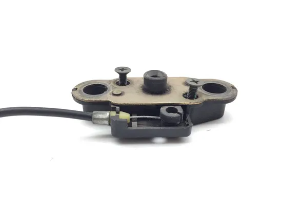 Rear Seat Trunk Latch 1998 Suzuki GSXR600 3277