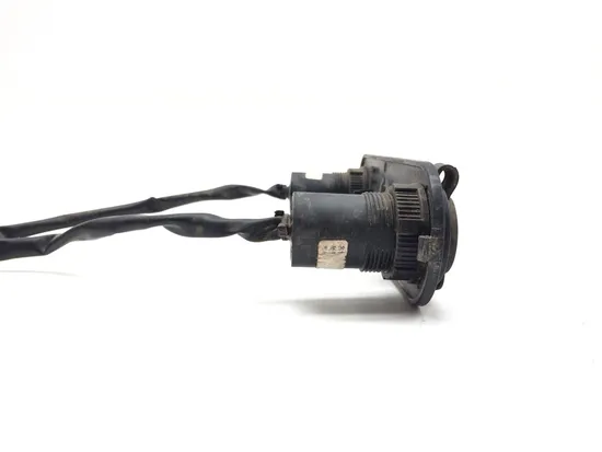 12 Volt Outlet 2022 CF-Moto ZFORCE 950 HO Sport 3285