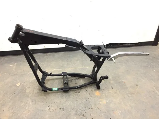 Main Frame Chassis 2005 Harley-Davidson Dyna Low Rider EFI FXDLI 3282