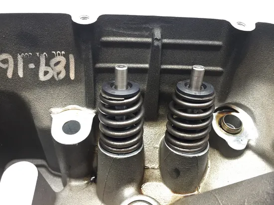 Engine Cylinder Head Complete W Cams Rear 2005 Victory Vegas 3294x