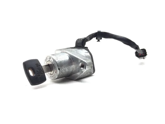 Lockset Ignition Key Gas Cap 2005 Victory Vegas 3294x