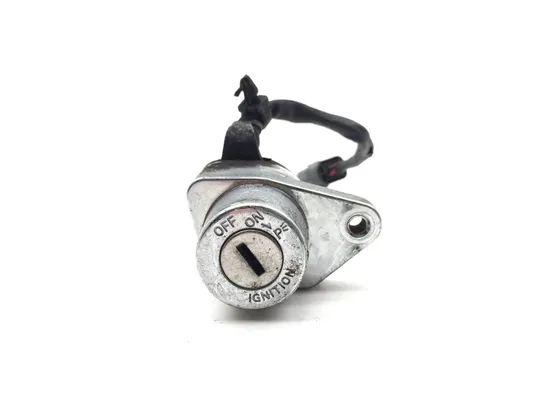 Lockset Ignition Key Gas Cap 2005 Victory Vegas 3294x
