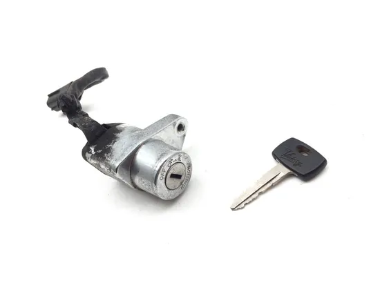 Lockset Ignition Key Gas Cap 2005 Victory Vegas 3294x