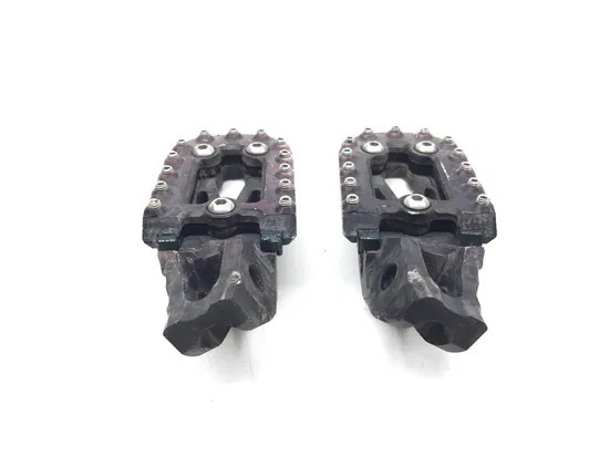 Footpegs Foot Pegs Right Left 2017 Husqvarna FX350 3303
