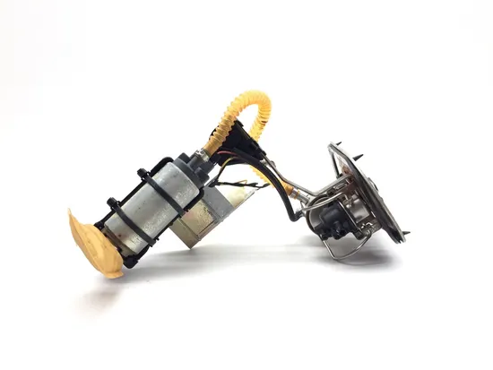 Gas Fuel Tank Pump 2004 Harley-Davidson Road King EFI FLHRI 3304