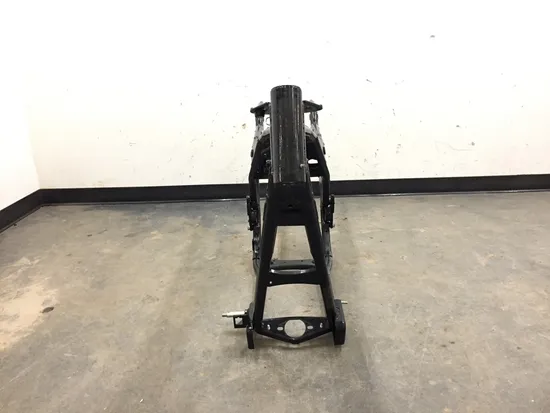 Main Frame Chassis 2004 Harley-Davidson Road King EFI FLHRI 3304