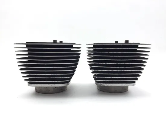 Front Rear Cylinder Jugs w Pistons 2004 Harley-Davidson Road King EFI FLHRI 3304