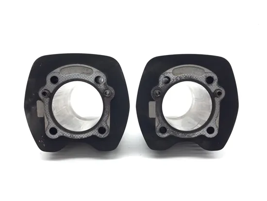 Front Rear Cylinder Jugs w Pistons 2004 Harley-Davidson Road King EFI FLHRI 3304