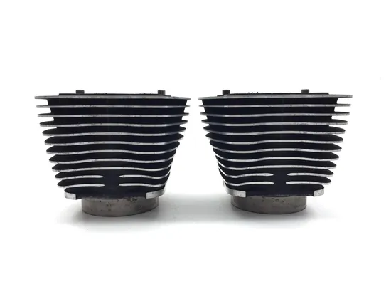 Front Rear Cylinder Jugs w Pistons 2004 Harley-Davidson Road King EFI FLHRI 3304