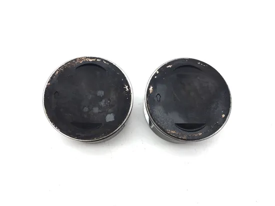 Front Rear Cylinder Jugs w Pistons 2004 Harley-Davidson Road King EFI FLHRI 3304