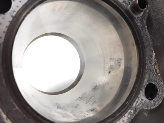 Front Rear Cylinder Jugs w Pistons 2010 Harley Dyna Wide Glide FXDWG 3300x