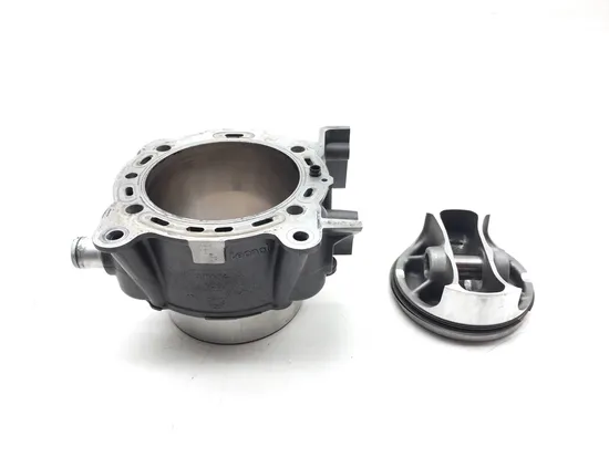 Engine Cylinder Jug W Piston Rear 2010 Ducati Streetfighter 3320 x