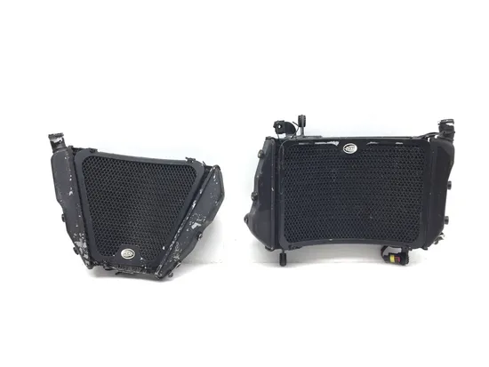 Engine Radiator Cooling 2010 Ducati Streetfighter 3320 x
