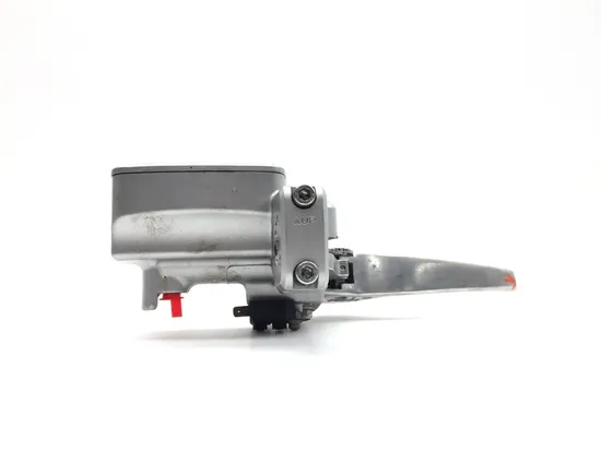 Front Brake Master Cylinder 2008 Suzuki Boulevard M50Z 3326 x