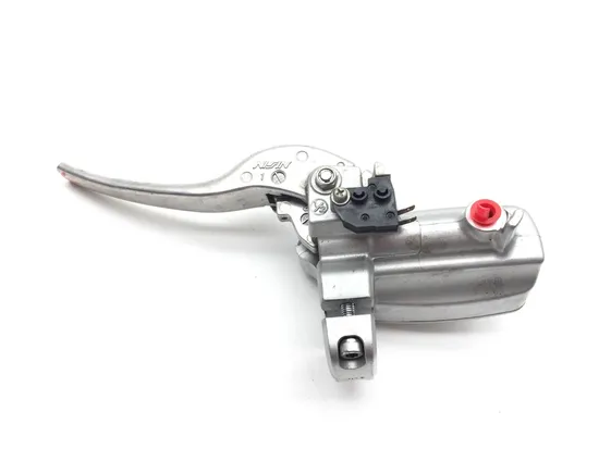 Front Brake Master Cylinder 2008 Suzuki Boulevard M50Z 3326 x