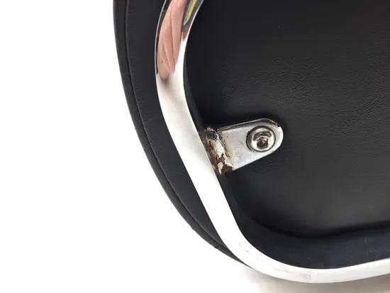 Sissy Bar 2002 Victory V92TC Deluxe 3325 x