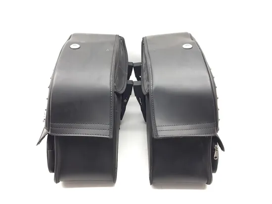 Viking Saddlebags 2002 Victory V92TC Deluxe 3325 x