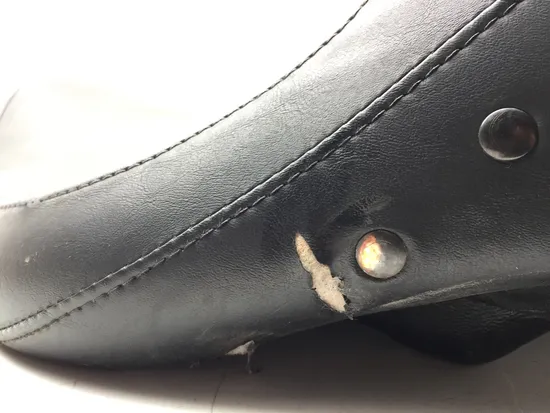 Seat 2000 Harley-Davidson Dyna Super Glide FXD 3335 x