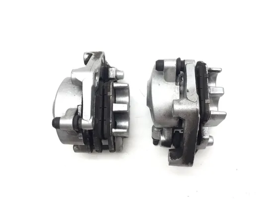 Left Right Front Brake Caliper Set 2007 Harley Sportster 1200 Roadster 3363