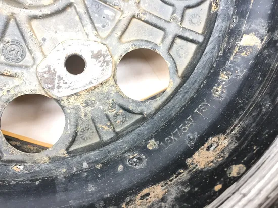 12 Rear Wheel B 2012 Can-Am Commander 1000 4x4 X EFI 3354 x