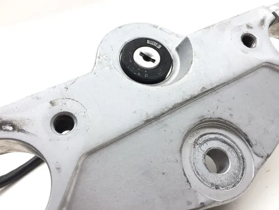 Lockset Ignition Trunk Tank Gas Cap Key 1995 Suzuki Katana 600 GSX600F 3361