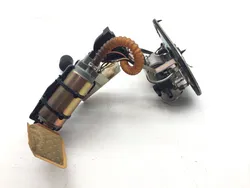 Gas Fuel Tank Pump 2005 Harley-Davidson Road King Classic EFI FLHRCI 3336