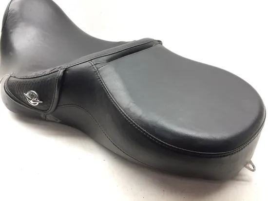 Seat W Back Cushion 2005 Harley-Davidson Road King Classic EFI FLHRCI 3336 x