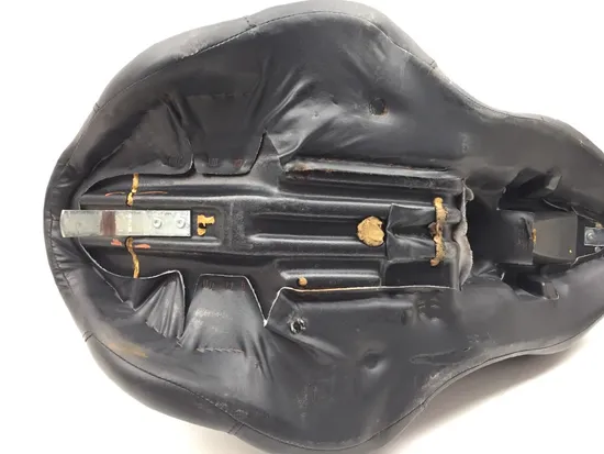 Seat W Back Cushion 2005 Harley-Davidson Road King Classic EFI FLHRCI 3336 x