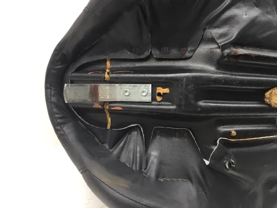 Seat W Back Cushion 2005 Harley-Davidson Road King Classic EFI FLHRCI 3336 x