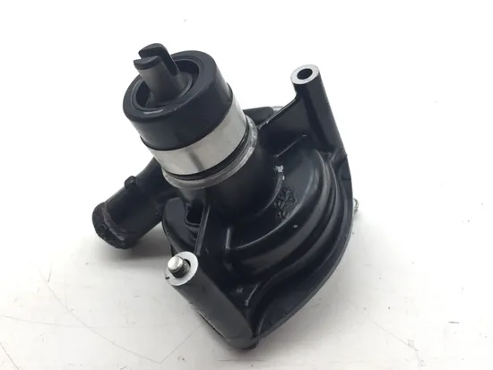 Engine Water Pump Assembly 2001 Triumph Speed Triple 3373