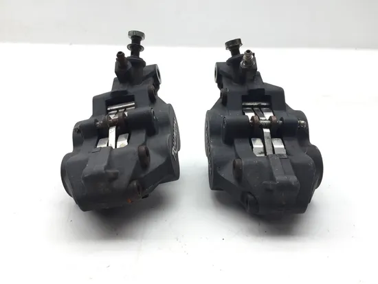 Left Right Front Brake Calipers Pads Set 2001 Triumph Speed Triple 3373