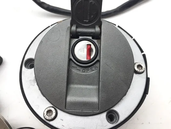 Lockset Ignition Tank Gas Cap Key 2001 Triumph Speed Triple 3373
