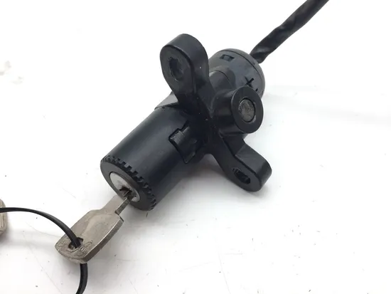 Lockset Ignition Tank Gas Cap Key 2001 Triumph Speed Triple 3373