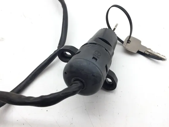 Lockset Ignition Tank Gas Cap Key 2001 Triumph Speed Triple 3373