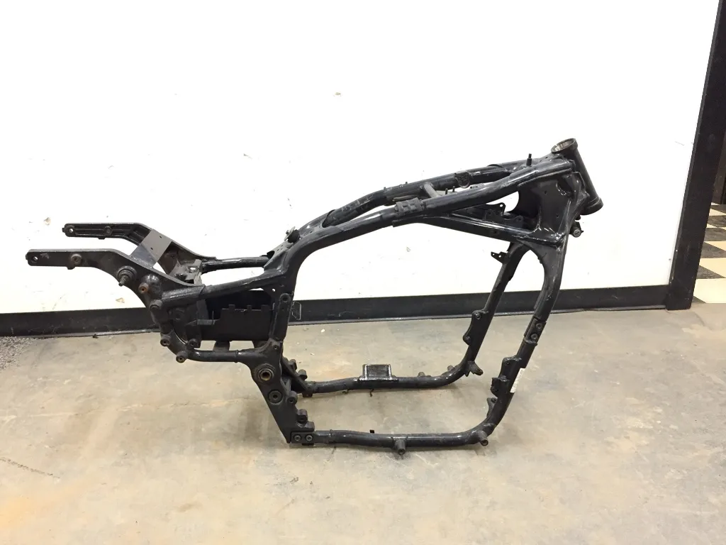 Main Frame Chassis 2002 Kawasaki Vulcan 1500 VN1500E Classic 3341